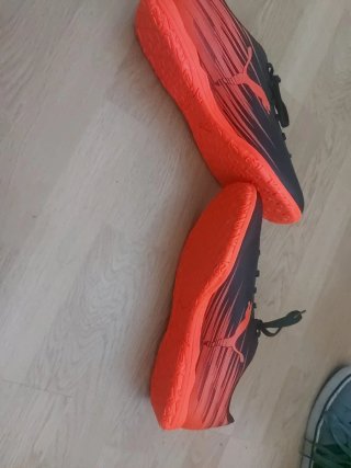 Deportivas Fútbol Sala Puma Negras Naranja