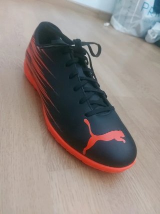 Deportivas Fútbol Sala Puma Negras Naranja