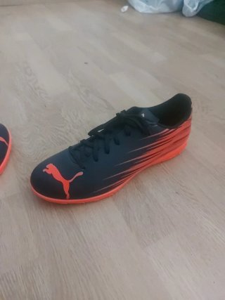 Deportivas Fútbol Sala Puma Negras Naranja