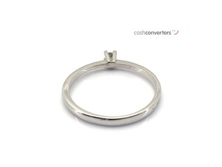 anillo oro 18k con piedra con diamante