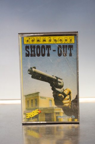 Commodore. Juego Shoot - Out. Erbe, 1988. Cinta, cassette.