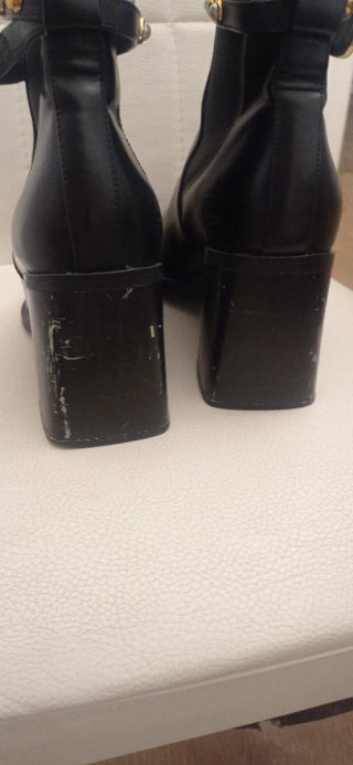 Botines Zara Negros con Tachuelas