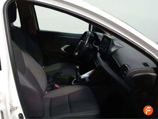 Toyota Yaris COMFORT 72CV - 5P (2023)