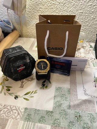 Casio G-Shock Dorado Caja y Tarjeta