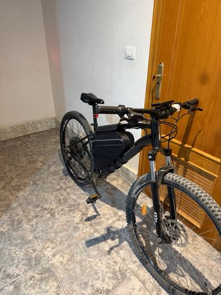 Bicicleta Eléctrica Negra