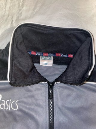 Sudadera deportiva Asics gris y negra