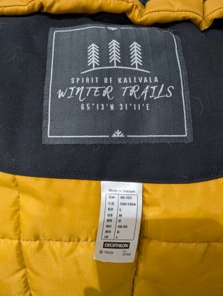 Chaqueta Quechua Negra con Capucha