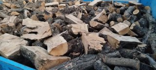 Leña de olivo para barbacoa y chimenea