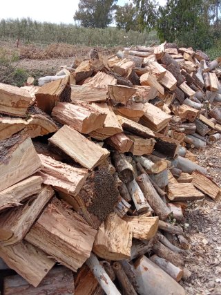 Leña de olivo para barbacoa y chimenea