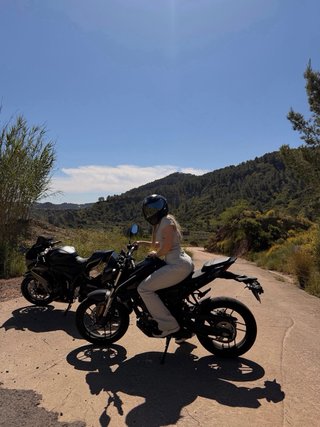 VOGE 125r Negra Moto Naked