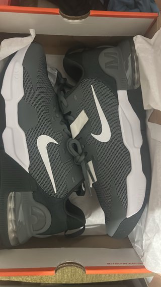 Tenis Nike Air Max Gris y Blanco