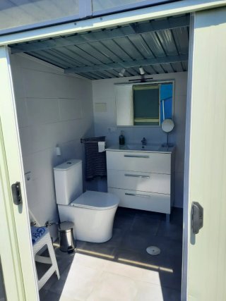 Se alquila parcela con baño y cocina para Camper