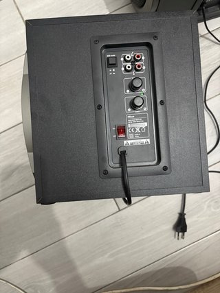 Altavoces Trust Negro y Gris