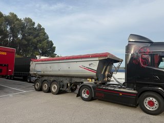 Bañera Schmitz basculante hierro 25,2 m3