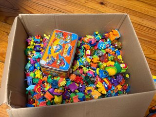 Lote 300 Figuras Superthings