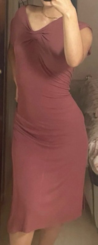 Vestito midi rosa con spacco