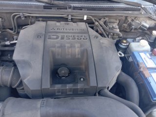 Mitsubishi Montero 2004