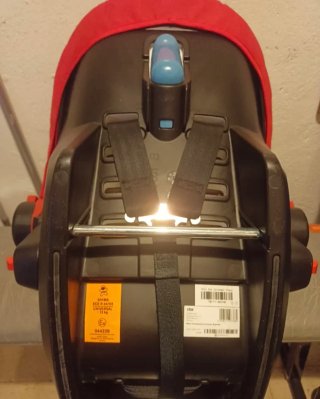 Silla de coche para bebé roja