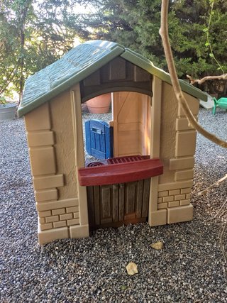 Casita de jardín Little Tikes