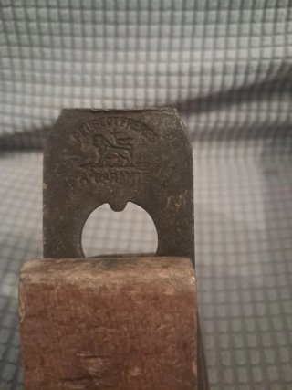 Cepillo de carpintero antiguo