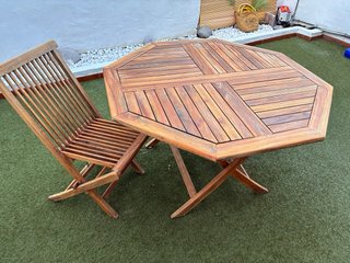 Mesa y 4 sillas de teca para terraza