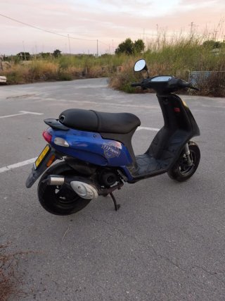 Piaggio Typhoon Scooter Azul/Negro