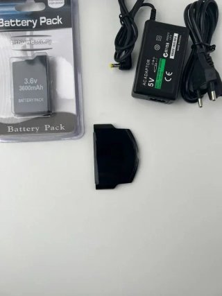 Batteria 3600mAh + Caricabatterie + Coperchio PSP