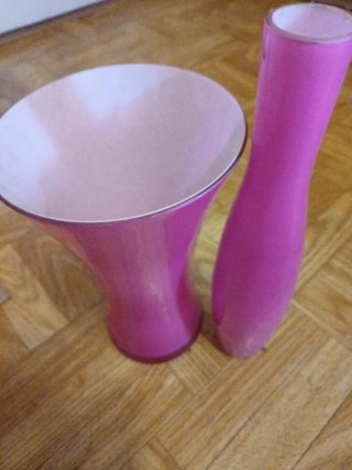 Jarrón de cristal rosa y blanco