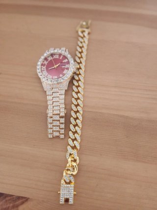 Reloj y Pulsera con Piedras Doradas