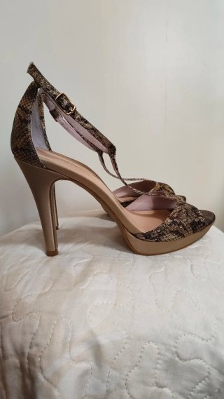 Sandalias de piel Vitti Love tacón alto