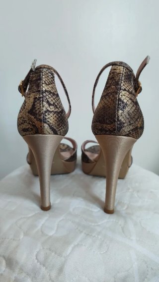 Sandalias de piel Vitti Love tacón alto