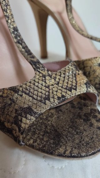 Sandalias de piel Vitti Love tacón alto