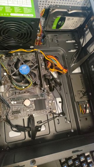 ordenador Torre PC con LEDs RGB como nueva