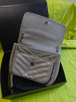 Bolso YSL Niki Gris Cuero Arrugado