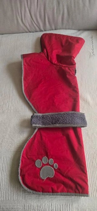 Poncho para perro con huella