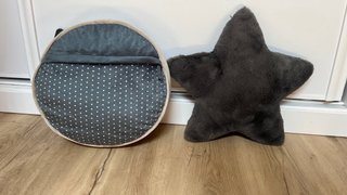 Pack 2 cojines: gato y estrella. Perfil solidario