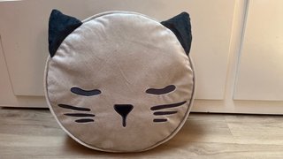 Pack 2 cojines: gato y estrella. Perfil solidario