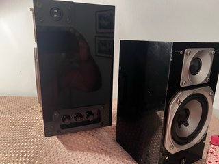 Altavoces auto amplificados Yamaha NS-SP150