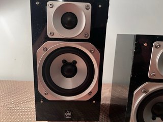 Altavoces auto amplificados Yamaha NS-SP150