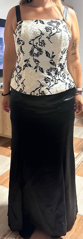Conjunto Corset 48 y Falda 46