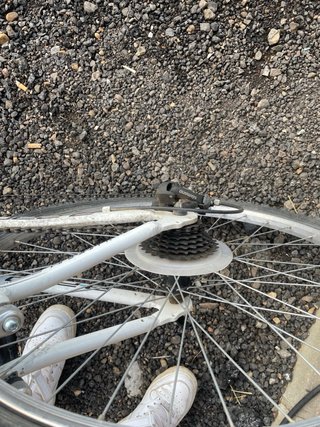 Bicicleta de montaña blanca