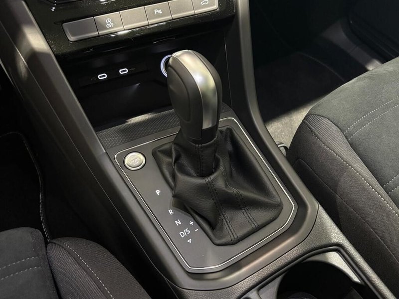 Volkswagen Touran 2025, foto 7