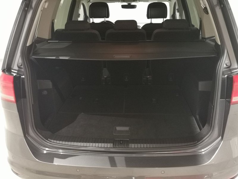 Volkswagen Touran 2025, foto 10