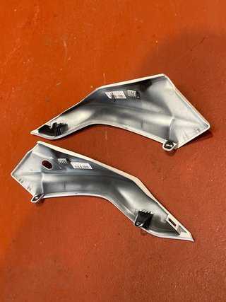 Carenado Lateral colin  BMW F900R 2025