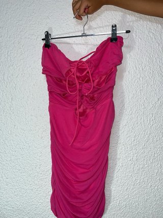 Vestido rosa fucsia drapeado ajustado