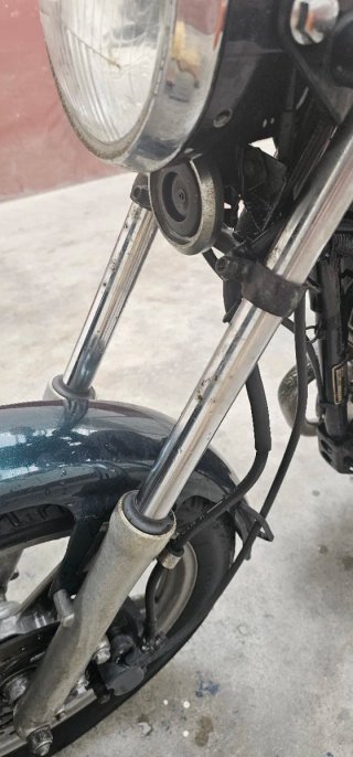 Honda CB250 Naked Verde Oscuro
