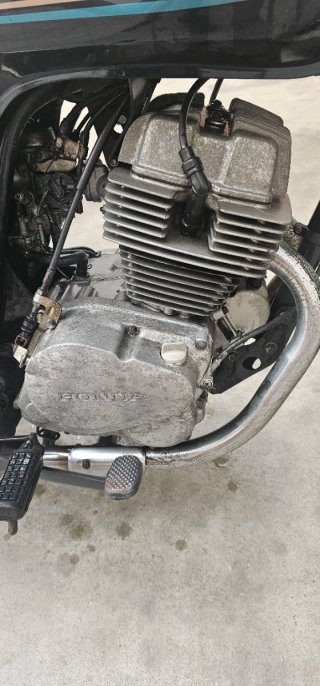 Honda CB250 Naked Verde Oscuro