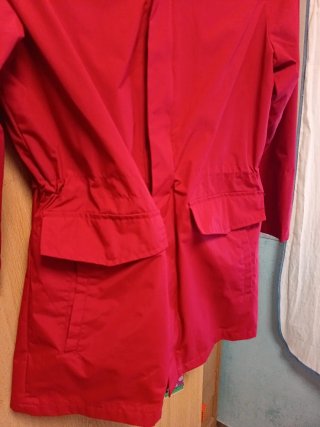 Chaqueta cortavientos roja 13/14 years