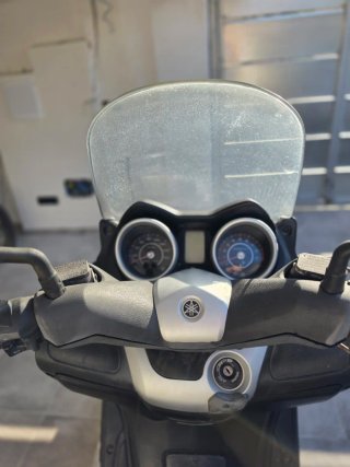 Yamaha XMAX 250 Maxi Scooter
