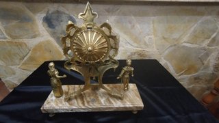 Reloj sobremesa bronce y mármol con pajes